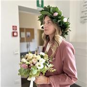 Laureata in Lingue letterature e studi Interculturali e Linguistica e Traduzione